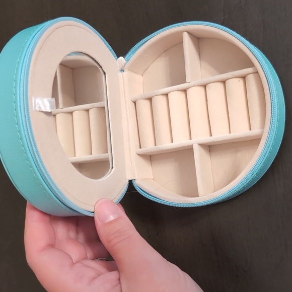 Jewelry case - Picture 4 of 5